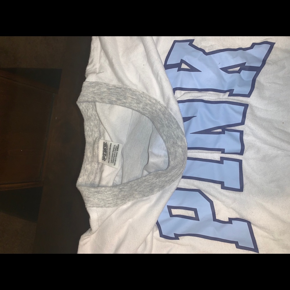 Victoria Secret - Picture 2 of 2